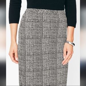 Talbots womens grey black plaid wool skirt Size 6